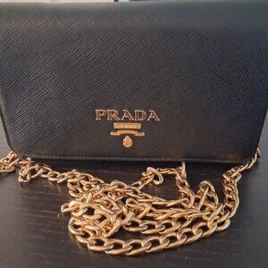 Prada Wallet on Chain